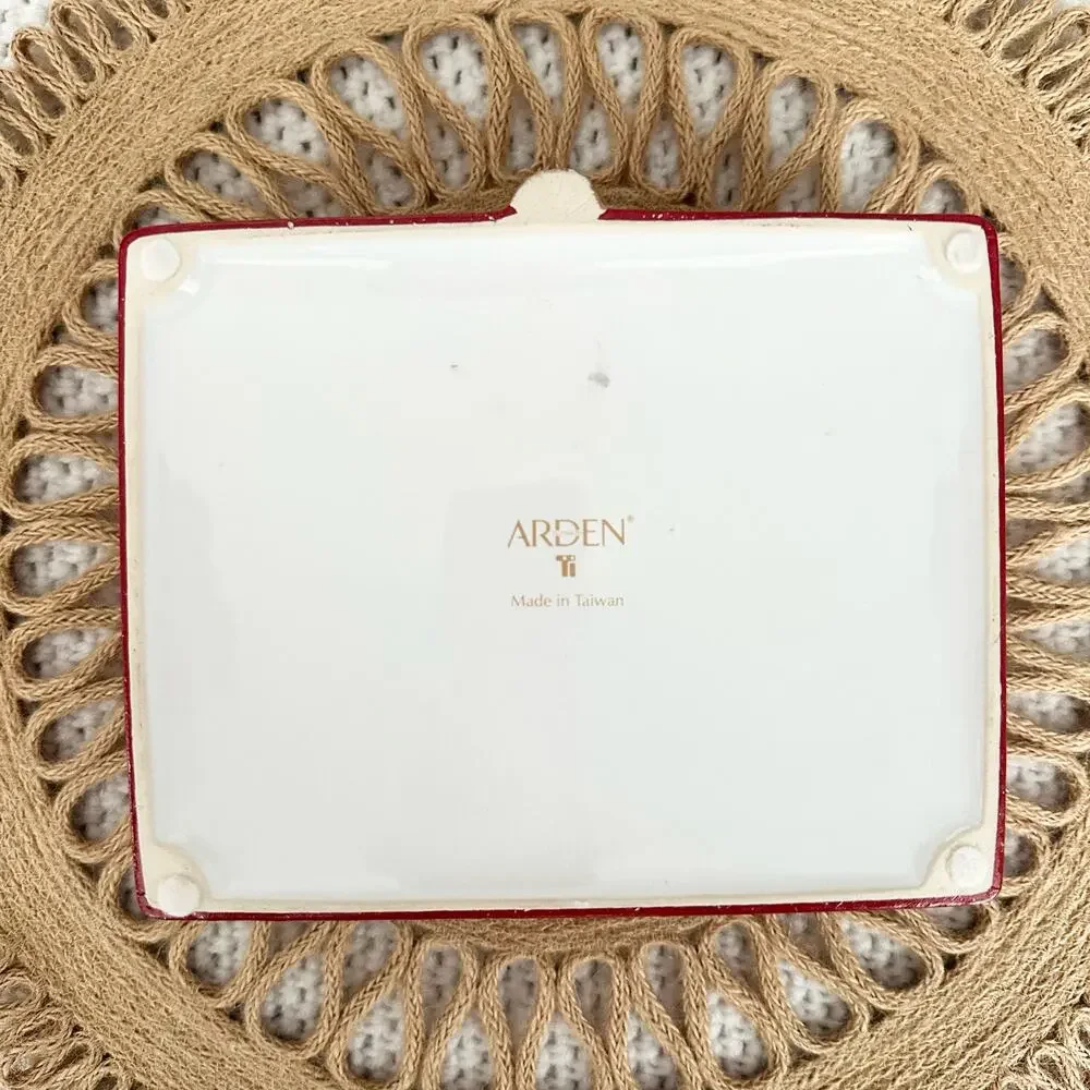Elizabeth Arden Red Ceramic Plumberry Spice NOS Trinket Box Soaps Beads Set